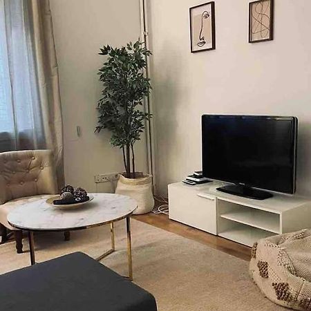 Excelente Piso De 3 Habitaciones En La Latina Madrid Exterior foto